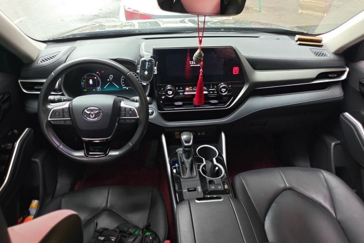Used Toyota Highlander 2024 2.5L Smart Electric Hybrid Dual-Motor Two-Wheel Drive Luxury Version 7 Seats Center Console
