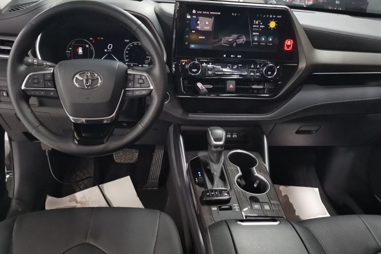 Used Toyota Highlander 2024 2.5L Smart Electric Hybrid Dual-Engine Four-Wheel Drive Prestige Version – 7 Seats Center Console