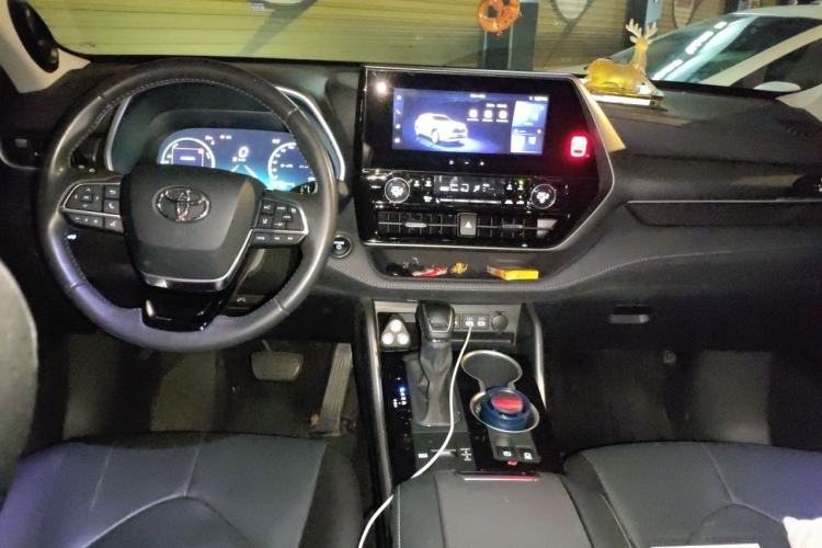 Used Toyota Highlander 2024 2.5L Smart Electric Hybrid Dual-Motor Two-Wheel-Drive Elite Edition 5 Seats Center Console