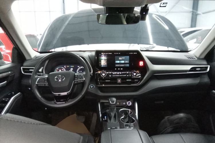 Used Toyota Highlander 2024 2.5L Smart Electric Hybrid Dual-Engine Four-Wheel Drive Prestige Version – 7 Seats Center Console