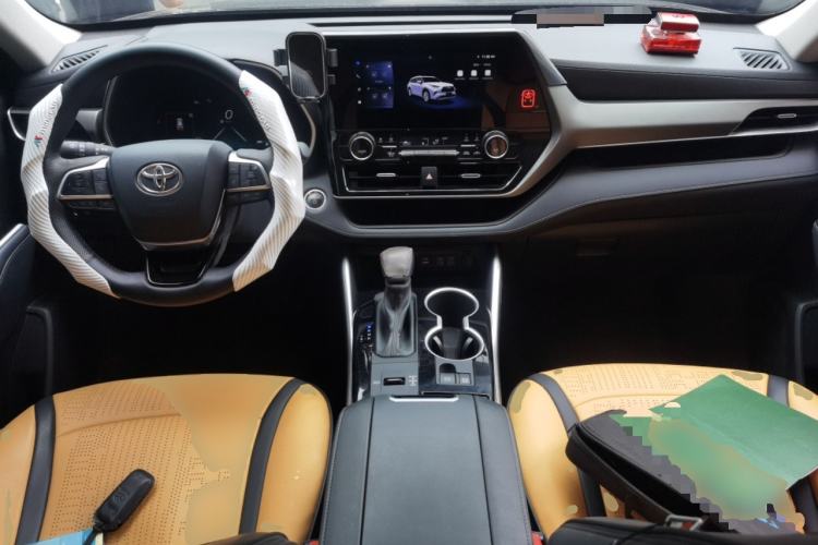 Used Toyota Highlander 2024 2.5L Smart Electric Hybrid Dual-Motor Two-Wheel-Drive Elite Edition 5 Seats Center Console