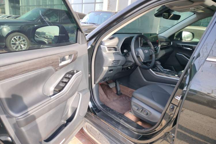 Used Toyota Highlander 2024 2.5L Smart Electric Hybrid Dual-Engine Four-Wheel Drive Prestige Version – 7 Seats Driver Seat