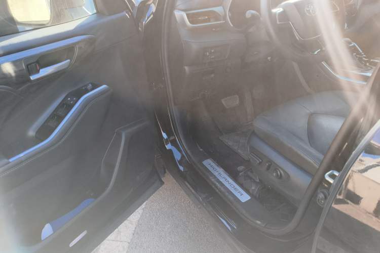 Used Toyota Highlander 2024 2.5L Smart Electric Hybrid Dual-Engine Four-Wheel Drive Prestige Version – 7 Seats Driver Seat