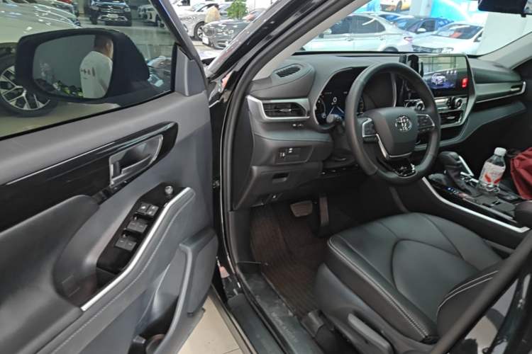 Used Toyota Highlander 2024 2.5L Smart Electric Hybrid Dual-Engine Two-Wheel Drive Elite Version 7 Seats Driver Seat
