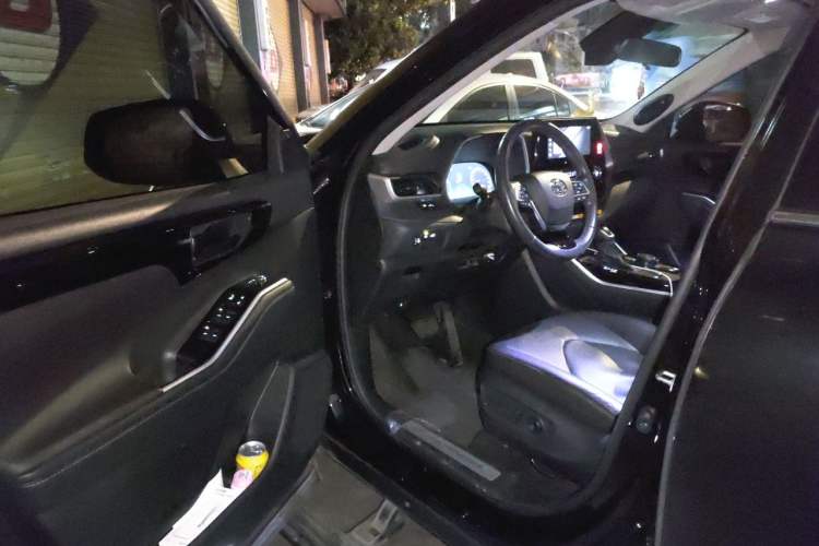 Used Toyota Highlander 2024 2.5L Smart Electric Hybrid Dual-Motor Two-Wheel-Drive Elite Edition 5 Seats Driver Seat