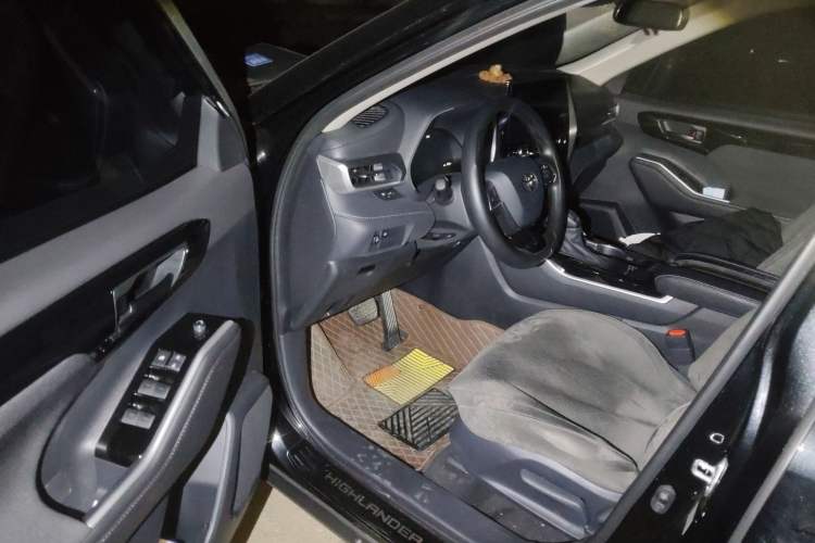 Used Toyota Highlander 2024 2.5L Smart e-Power Dual-Motor All-Wheel-Drive Elite Version – 7 Seats Driver Seat
