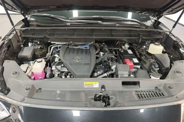 Used Toyota Highlander 2024 380T Four-Wheel Drive Prestige Version 7 Seats Engine Bay