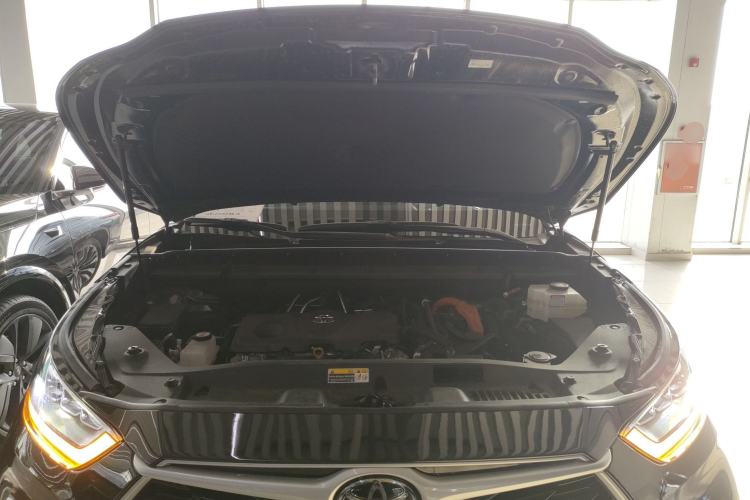 Used Toyota Highlander 2024 2.5L Smart Electric Hybrid Dual-Engine Four-Wheel Drive Prestige Version – 7 Seats Engine Bay