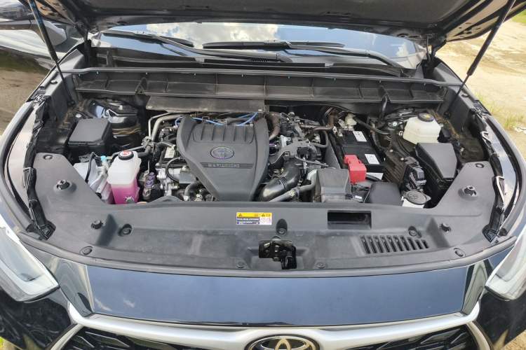 Used Toyota Highlander 2024 380T Four-Wheel Drive Luxury Version 7 Seats Engine Bay