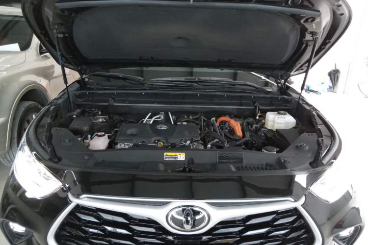 Used Toyota Highlander 2024 2.5L Smart Electric Hybrid Dual-Engine Four-Wheel Drive Prestige Version – 7 Seats Engine Bay