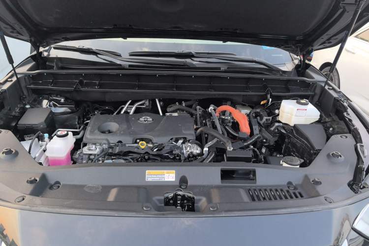 Used Toyota Highlander 2024 2.5L Smart Electric Hybrid Dual-Engine Four-Wheel Drive Prestige Version – 7 Seats Engine Bay