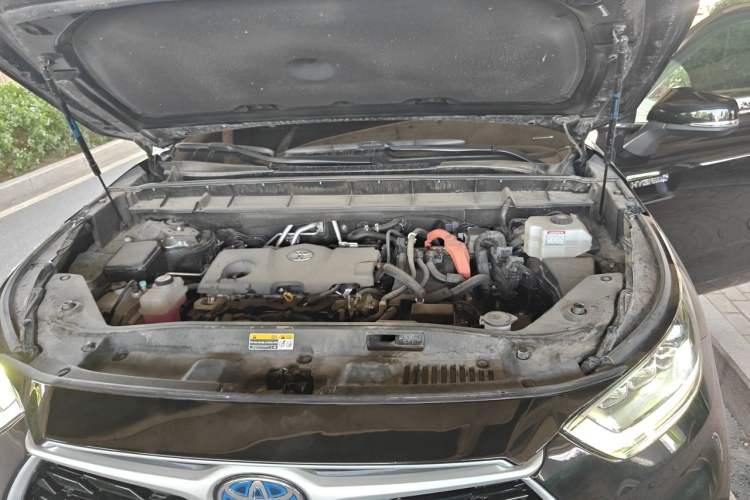 Used Toyota Highlander 2024 2.5L Smart Electric Hybrid Dual-Engine Four-Wheel Drive Prestige Version – 7 Seats Engine Bay