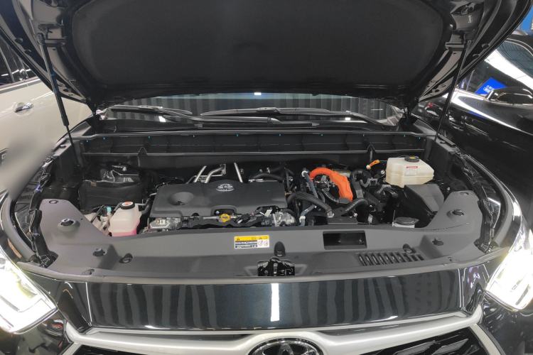 Used Toyota Highlander 2024 2.5L Smart e-Power Dual-Motor All-Wheel-Drive Elite Version – 7 Seats Engine Bay