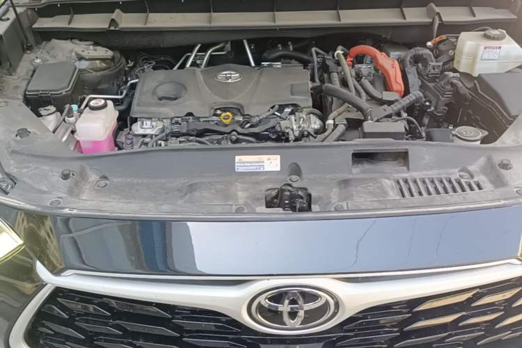 Used Toyota Highlander 2024 2.5L Smart Electric Hybrid Dual-Motor All-Wheel-Drive Luxury 7-Seater Engine Bay