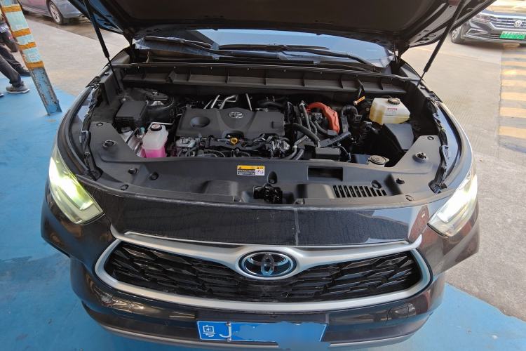Used Toyota Highlander 2024 2.5L Smart Electric Hybrid Dual-Engine Four-Wheel Drive Prestige Version – 7 Seats Engine Bay