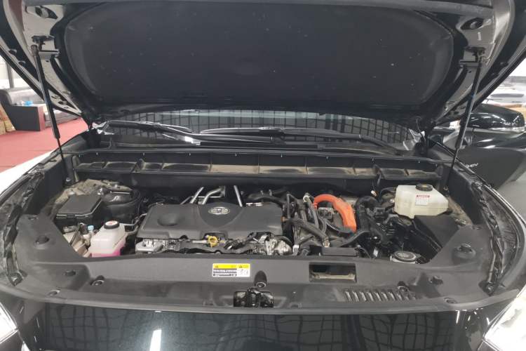 Used Toyota Highlander 2024 2.5L Smart Electric Hybrid Dual-Engine Four-Wheel Drive Prestige Version – 7 Seats Engine Bay