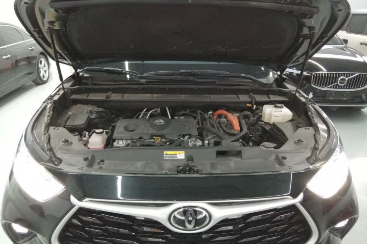 Used Toyota Highlander 2024 2.5L Smart Electric Hybrid Dual-Engine Four-Wheel Drive Prestige Version – 7 Seats Engine Bay