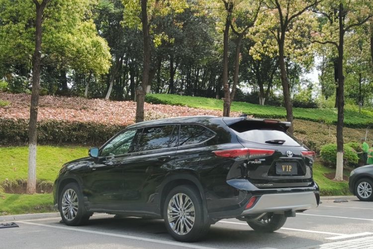 Used Toyota Highlander 2024 2.5L Smart Electric Hybrid Dual-Engine Four-Wheel Drive Prestige Version – 7 Seats Exterior 1