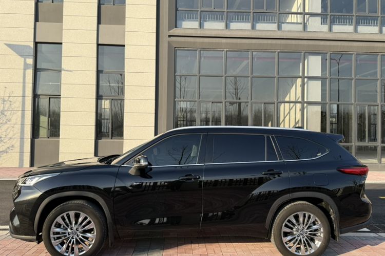 Used Toyota Highlander 2024 2.5L Smart Electric Hybrid Dual-Engine Four-Wheel Drive Prestige Version – 7 Seats Exterior 10