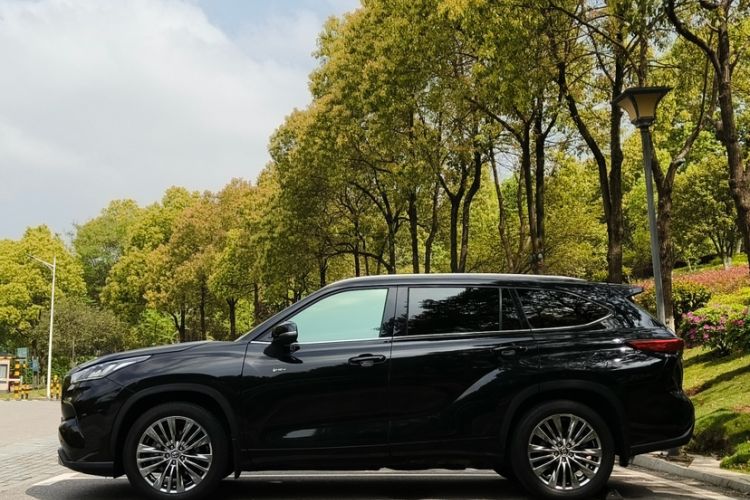 Used Toyota Highlander 2024 2.5L Smart Electric Hybrid Dual-Engine Four-Wheel Drive Prestige Version – 7 Seats Exterior 11