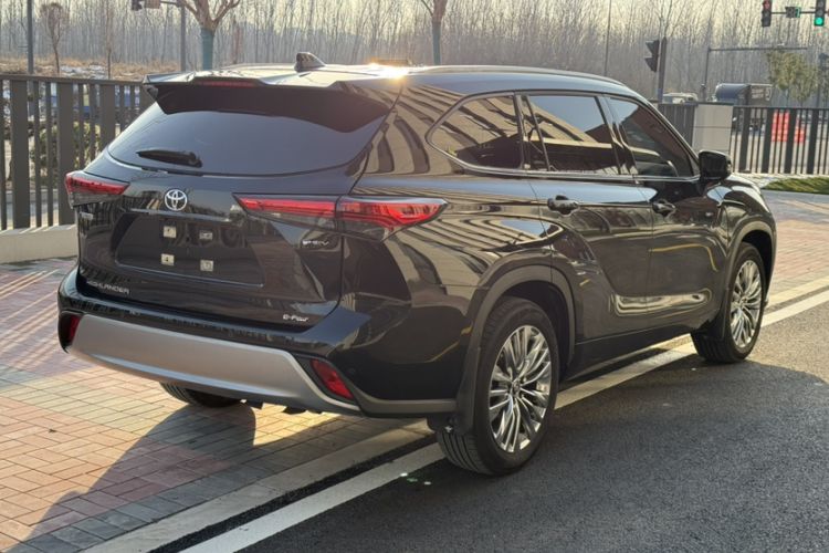 Used Toyota Highlander 2024 2.5L Smart Electric Hybrid Dual-Engine Four-Wheel Drive Prestige Version – 7 Seats Exterior 11
