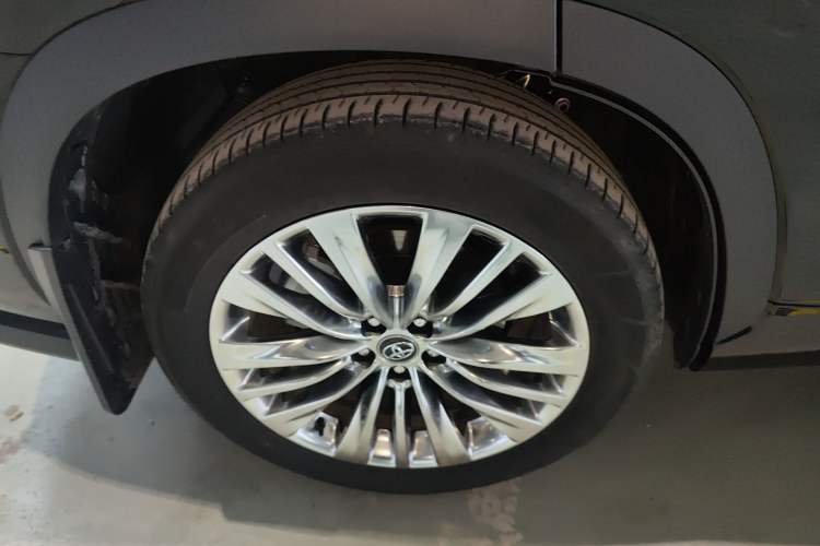 Used Toyota Highlander 2024 2.5L Smart Electric Hybrid Dual-Engine Four-Wheel Drive Prestige Version – 7 Seats Exterior 2