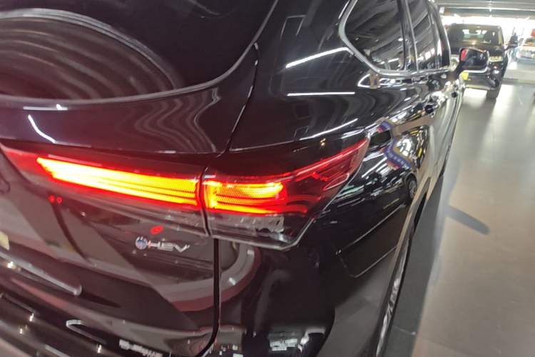 Used Toyota Highlander 2024 2.5L Smart Electric Hybrid Dual-Engine Four-Wheel Drive Prestige Version – 7 Seats Exterior 3