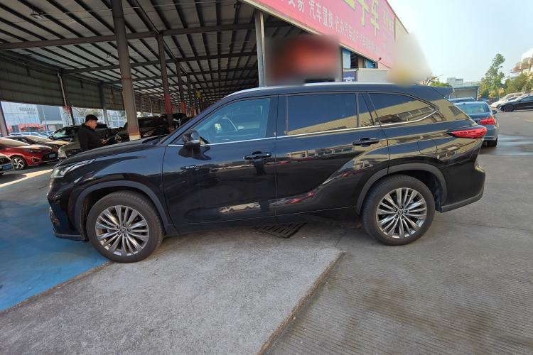 Used Toyota Highlander 2024 2.5L Smart Electric Hybrid Dual-Engine Four-Wheel Drive Prestige Version – 7 Seats Exterior 3