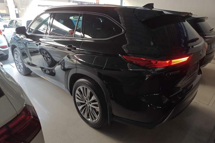 Used Toyota Highlander 2024 2.5L Smart Electric Hybrid Dual-Motor Two-Wheel Drive Luxury Version 7 Seats Exterior 3