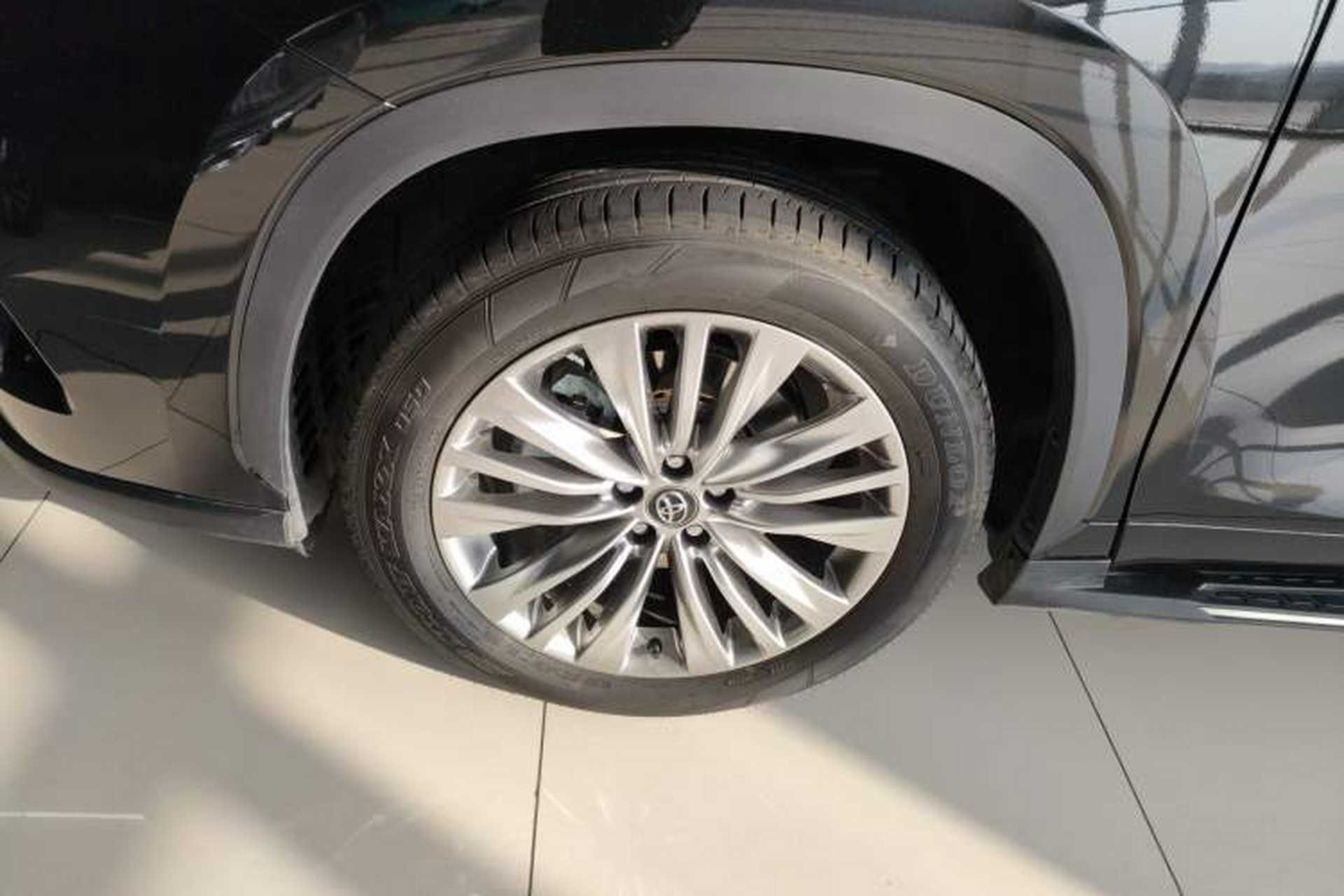 Used Toyota Highlander 2024 2.5L Smart Electric Hybrid Dual-Engine Four-Wheel Drive Prestige Version – 7 Seats Exterior 4
