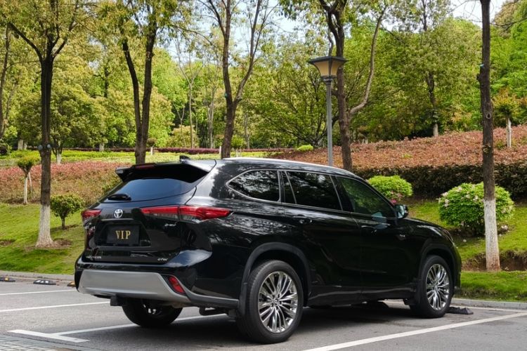 Used Toyota Highlander 2024 2.5L Smart Electric Hybrid Dual-Engine Four-Wheel Drive Prestige Version – 7 Seats Exterior 4