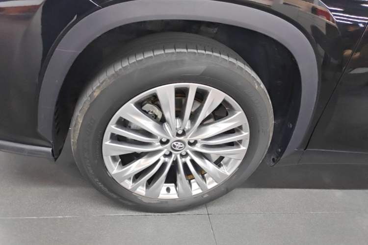 Used Toyota Highlander 2024 2.5L Smart Electric Hybrid Dual-Engine Four-Wheel Drive Prestige Version – 7 Seats Exterior 4