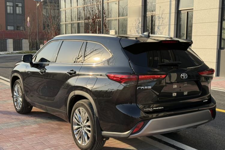 Used Toyota Highlander 2024 2.5L Smart Electric Hybrid Dual-Engine Four-Wheel Drive Prestige Version – 7 Seats Exterior 4