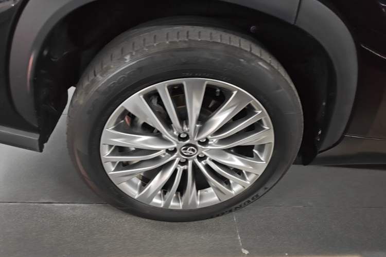 Used Toyota Highlander 2024 2.5L Smart Electric Hybrid Dual-Engine Four-Wheel Drive Prestige Version – 7 Seats Exterior 5