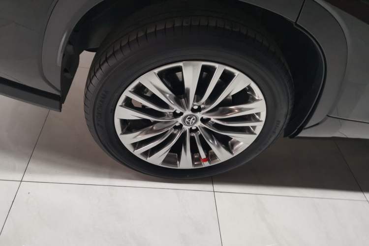 Used Toyota Highlander 2024 2.5L Smart Electric Hybrid Dual-Engine Four-Wheel Drive Prestige Version – 7 Seats Exterior 5