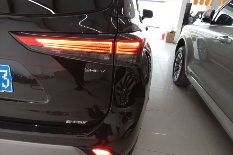 Used Toyota Highlander 2024 2.5L Smart Electric Hybrid Dual-Engine Four-Wheel Drive Prestige Version – 7 Seats Exterior 6