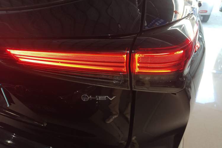 Used Toyota Highlander 2024 2.5L Smart Electric Hybrid Dual-Motor Two-Wheel Drive Luxury Version 7 Seats Exterior 6