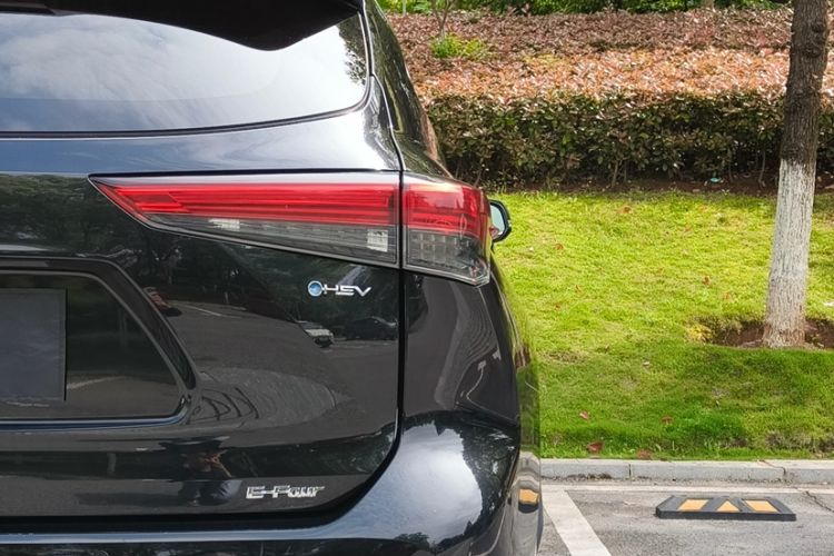Used Toyota Highlander 2024 2.5L Smart Electric Hybrid Dual-Engine Four-Wheel Drive Prestige Version – 7 Seats Exterior 8