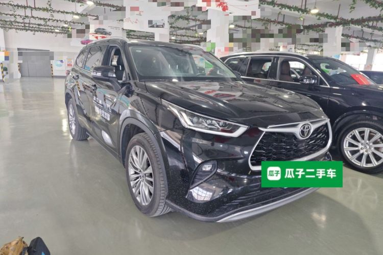 Used Toyota Highlander 2024 2.5L Smart Electric Hybrid Dual-Engine Four-Wheel Drive Prestige Version – 7 Seats Front Right 45 Deg
