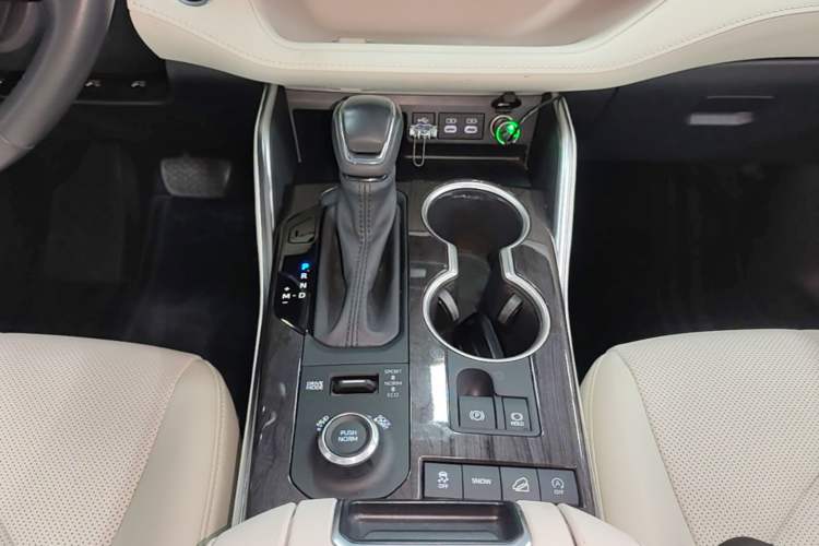 Used Toyota Highlander 2024 380T Four-Wheel Drive Prestige Version 7 Seats Gear Lever