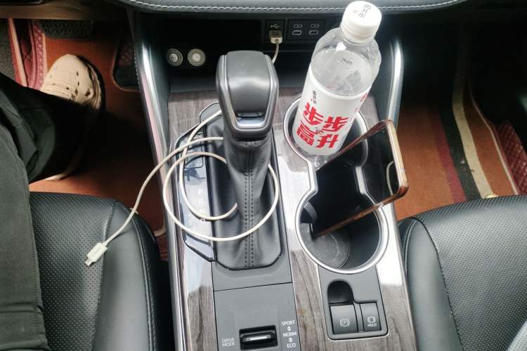 Used Toyota Highlander 2024 2.5L Smart Electric Hybrid Dual-Engine Four-Wheel Drive Prestige Version – 7 Seats Gear Lever