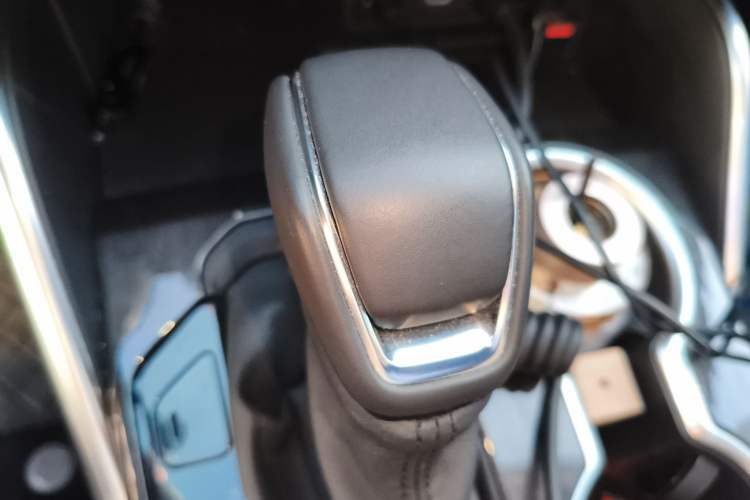Used Toyota Highlander 2024 2.5L Smart Electric Hybrid Dual-Engine Four-Wheel Drive Prestige Version – 7 Seats Gear Lever