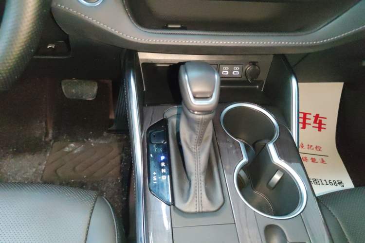 Used Toyota Highlander 2024 2.5L Smart Electric Hybrid Dual-Engine Four-Wheel Drive Prestige Version – 7 Seats Gear Lever
