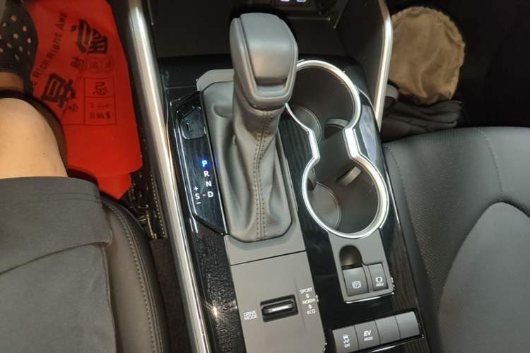 Used Toyota Highlander 2024 2.5L Smart Electric Hybrid Dual-Motor Two-Wheel-Drive Elite Edition 5 Seats Gear Lever
