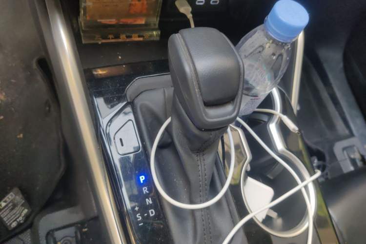 Used Toyota Highlander 2024 2.5L Smart Electric Hybrid Dual-Engine Two-Wheel Drive Elite Version 7 Seats Gear Lever