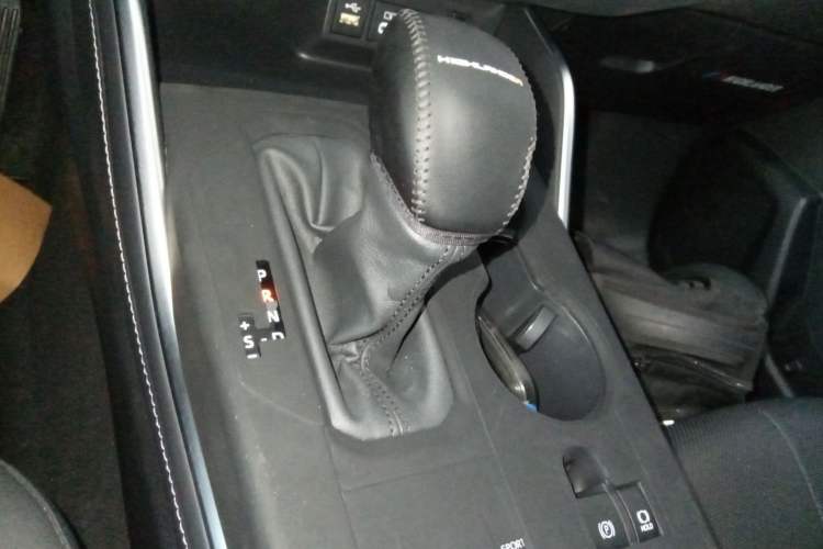 Used Toyota Highlander 2024 2.5L Smart Electric Hybrid Dual-Engine Four-Wheel Drive Prestige Version – 7 Seats Gear Lever