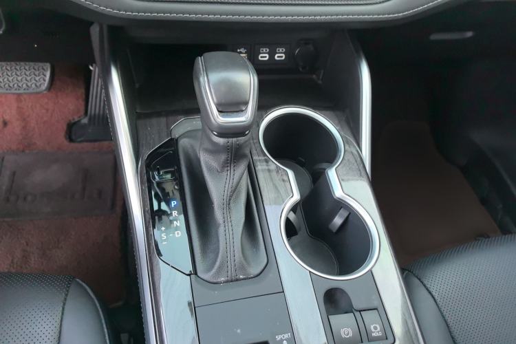 Used Toyota Highlander 2024 2.5L Smart Electric Hybrid Dual-Engine Four-Wheel Drive Prestige Version – 7 Seats Gear Lever