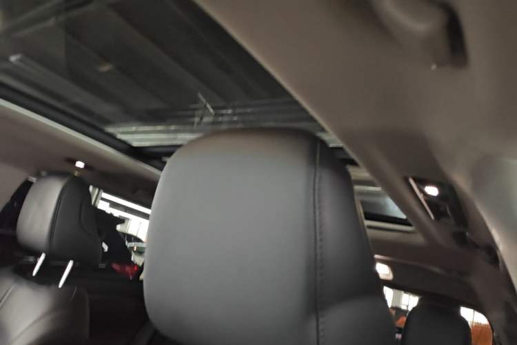 Used Toyota Highlander 2024 2.5L Smart Electric Hybrid Dual-Engine Four-Wheel Drive Prestige Version – 7 Seats Headliner