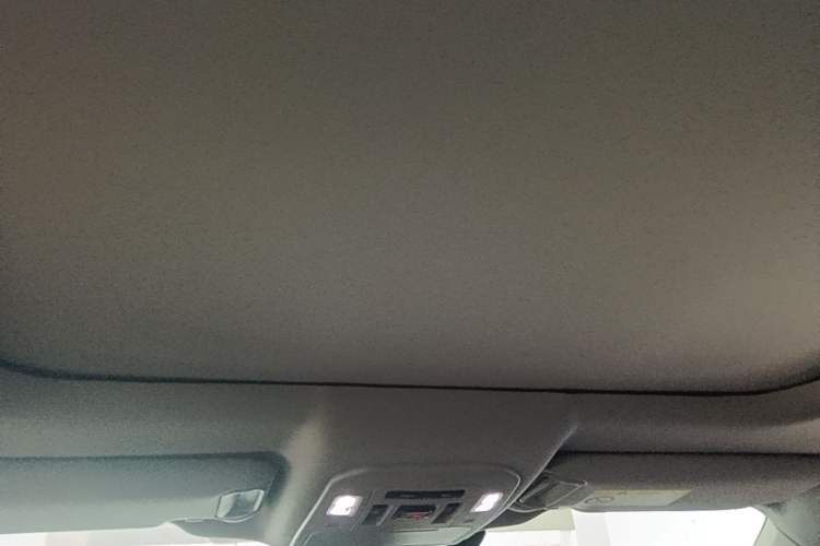 Used Toyota Highlander 2024 2.5L Smart Electric Hybrid Dual-Engine Four-Wheel Drive Prestige Version – 7 Seats Headliner