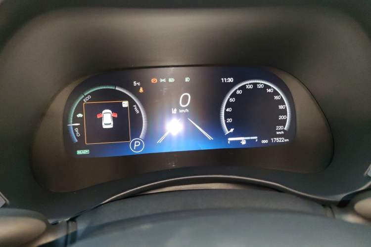 Used Toyota Highlander 2024 2.5L Smart Electric Hybrid Dual-Engine Four-Wheel Drive Prestige Version – 7 Seats Instrument Cluster